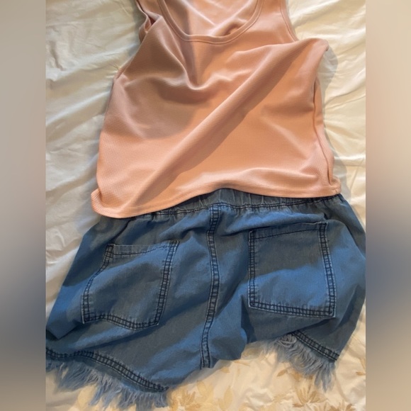NEW(NOTAGS🤷🏻‍♀️)SZ-M Soft Knit TankTop & Basic Fringed Denim Front Tie Shorts - Picture 9 of 16